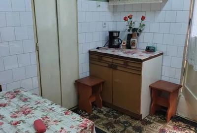 Apartament 3 camere 73mp, 2 bai, 2 balcoane, etaj 6, zona str. 21 Decembrie - 8