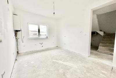 Duplex cu 4 camere cu Canalizare în Moșnița Veche - 2