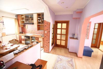 Apartament cu 4 camere decomandat, mobilat în Micro 20 - 2