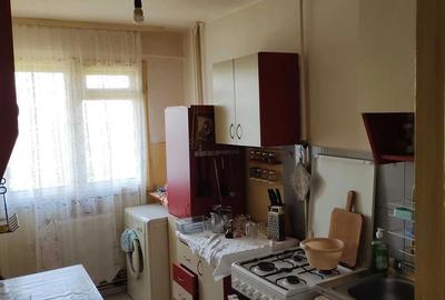 Vanzare apartament 3 camere - 2