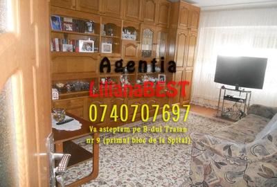 Apartament cu 4 camere decomandat în Central - 2
