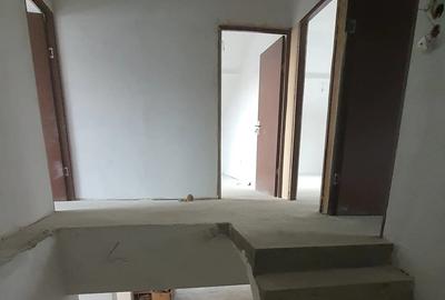 Casă cu 5 camere cu Teren 320 Mp în Antiaeriană