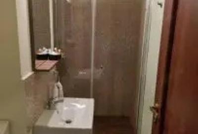 Inchiriez apartament cu 4 dormitoare,2 bai in Complex la 5 minute de Uvt - 2