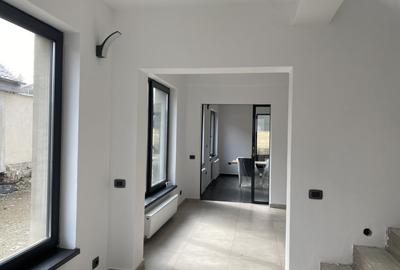 Imobil de v&acirc;nzare 440 mp. - Zon&#259; central&#259; - 3