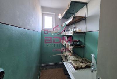 Apartament cu 3 camere semidecomandat în Micro 1 - 4