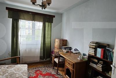 Apartament cu 3 camera, zona Spitalului