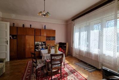 Casă individuală cu 3 camere cu Teren 421 Mp în Titulescu - 8