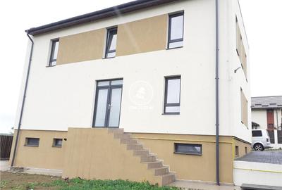 Casă cu 7 camere cu Teren 450 Mp în Valea Lupului - 13