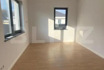 Casă cu 4 camere cu Teren 500 Mp în Unirea - 2
