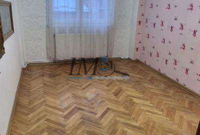 Apartament cu 4 camere decomandat în Aronești - 1