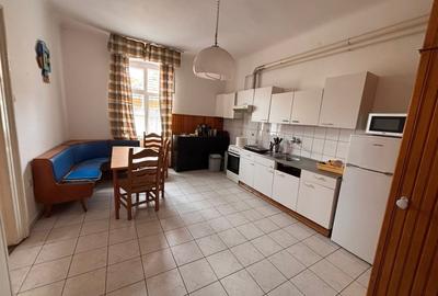 Apartament 3,5 camere,100mp, etaj 1-strada Postavarului - 8