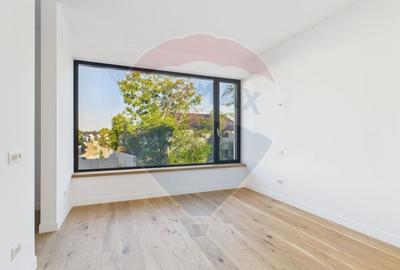 Vila luminoasa si moderna de vanzare in Amber Forest Tunari - 9