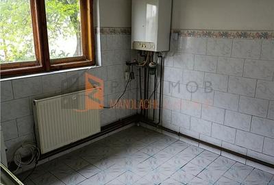 Casă cu 3 camere decomandat cu Teren 1378 Mp în Costești - 3
