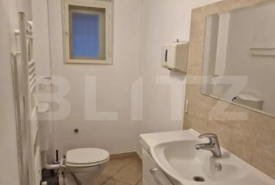 Casă cu 6 camere cu Teren 900 Mp în Girocului