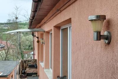 Casă cu 2 camere cu Teren 370 Mp în Central
