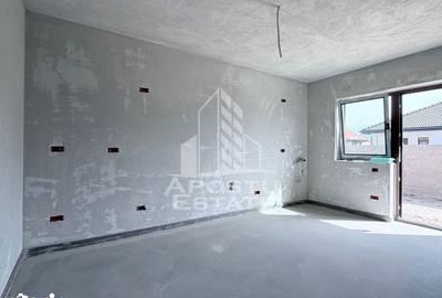 Casă cu 4 camere cu Teren 300 Mp în Central