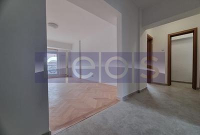 Apartament cu 4 camere decomandat în Unirii