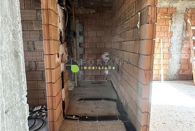 Casă cu 4 camere cu Teren 417 Mp în Central - 8