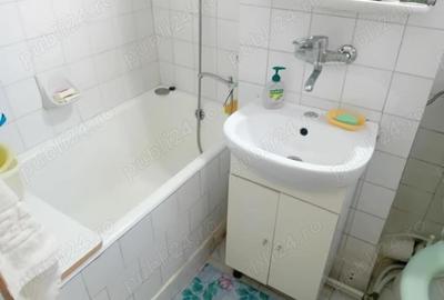 Apartament cu 3 camere decomandat în Mărăței
