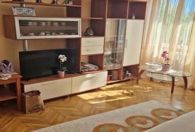 Apartament semidecomandat, mobilat în Titan - 2