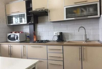 Apartament cu 3 camere decomandat în Badea Cârțan - 7