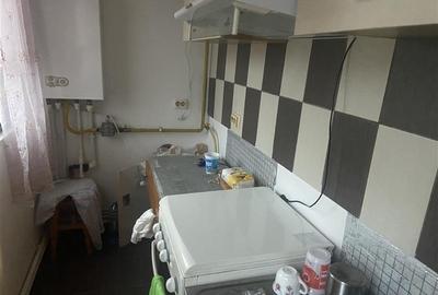 Garsoniera de vanzare , zona Spitalul Judetean Focsani , 28 mp , decomandata , e - 5