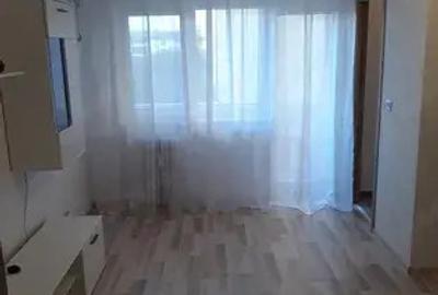 Garsonieră decomandată în Central - 4