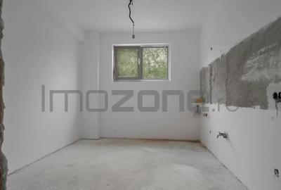 Casă cu 4 camere cu Teren 420 Mp în Vest