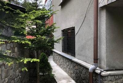 Vila Predeal 500 mp de renovat potential 6 apartamente 3 garaje - 3