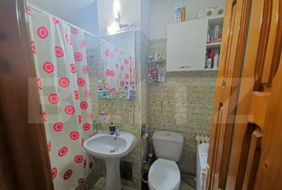 Apartament cu 3 camere decomandat, mobilat în Micro 4 - 2