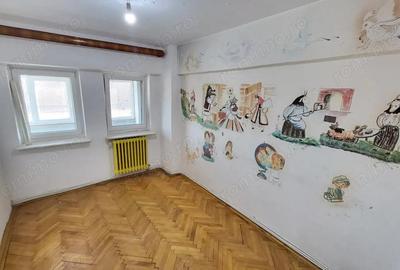 Vanzare apartament cu 3 camere, ULTRACENTRAL, 99 mp, strada Victoriei pietonal Vanzare apartament cu 3 camere, ULTRACENTRAL, 99 mp, strada Victoriei pietonal - 3