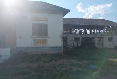 Casă cu 4 camere în Marcea - 2