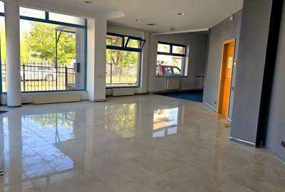 Spatiu de inchiriat, farmacie, showroom, clinica, salon, cofetarie, vad excelent - 1