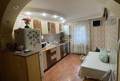 Apartament cu 3 camere decomandat în Central - 8