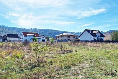 Intrare in Rasnov dinspre Brasov, zona de case noi, teren de 1976mp,  80 euro/mp - 7