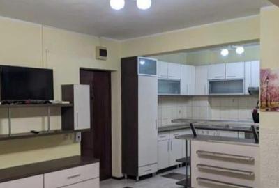 Apartament cu 2 camere decomandat în Kamsas