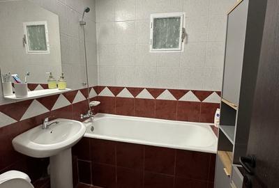 Apartament cu 3 camere semidecomandat în Berceni - 4