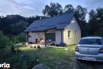 Teren de 1800 mp, în Central - 4