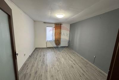 Spațiu comercial, de 30 mp, în 13 Decembrie - 3