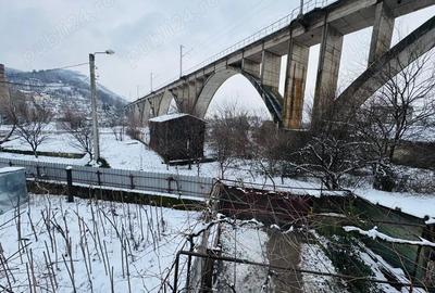 Casă în Gura Văii - 1
