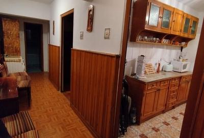 Apartament cu 3 camere semidecomandat în Central - 10