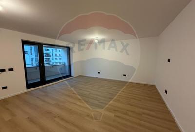 Apartament cu 2 camere semidecomandat în Tractorul - 1
