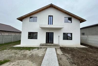 Casă cu 6 camere cu Teren 380 Mp în Central - 2