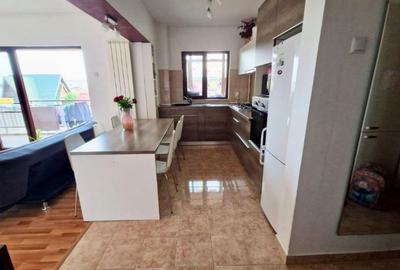 De vanzare Apartament 3 camere, Trivale - 4