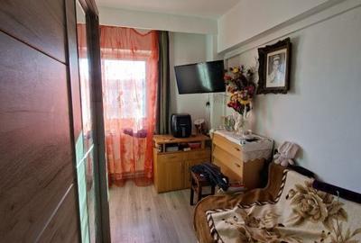 Apartament cu 2 camere decomandat în Republicii