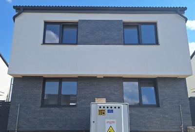 Casa tip duplex, incalzire in pardoseala, caramida, tigla ceramica - 1