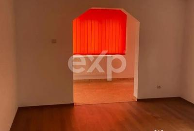 Casă cu 6 camere cu Teren 3646 Mp în Leontinești - 3