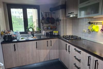 Apartament cu 3 camere semidecomandat, mobilat în Alexandru Obregia - 1