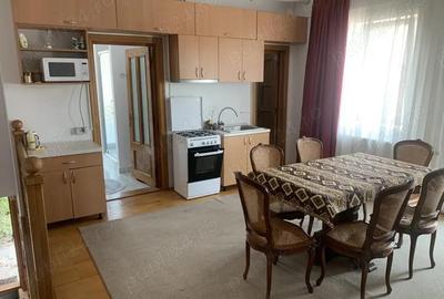 Proprietar, inchiriez apartament cu 3 camere, 2 bai, etaj I vila, str. Victor Hugo - 3