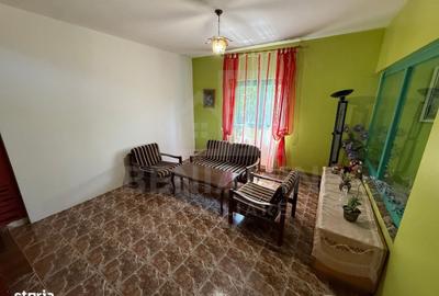 Casă cu 4 camere cu Teren 1039 Mp în Rovine